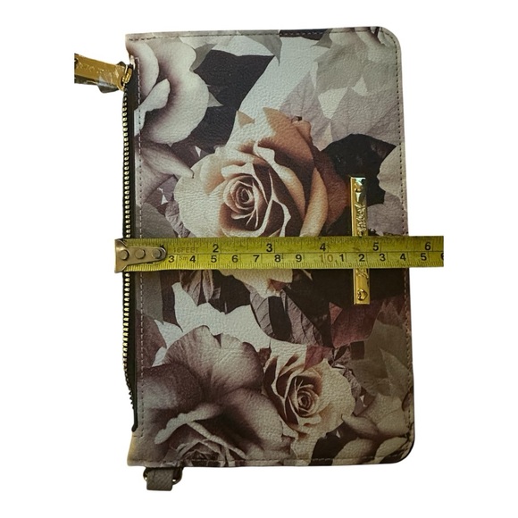 Betsey Johnson Floral Wristlet NWOT - Picture 6 of 12